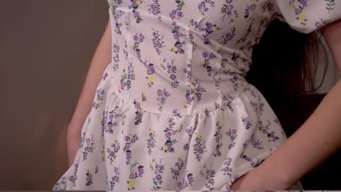 Snapshot of elliephant_ chatting on January 2025 03:34:02 PM just Emily online show from January 2025 03:34:02 PM