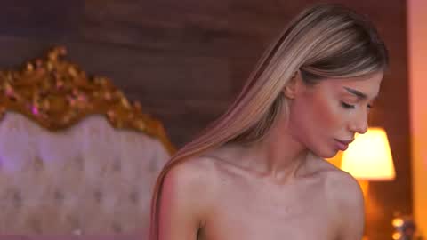 Snapshot of ellieredd chatting on October 2025 08:58:02 AM Ellie online show from October 2025 08:58:02 AM