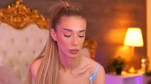 Snapshot of ellieredd chatting on October 2025 08:59:01 AM Ellie online show from October 2025 08:59:01 AM