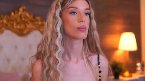 Snapshot of ellieredd chatting on November 2025 09:55:02 AM Ellie online show from November 2025 09:55:02 AM