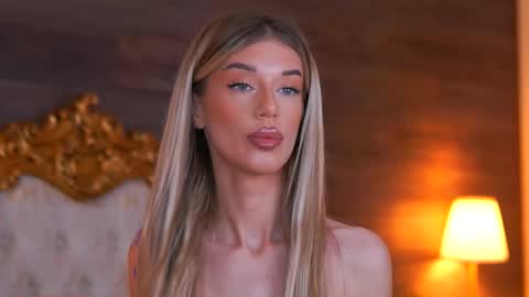 Snapshot of ellieredd chatting on November 2025 09:31:02 AM Ellie online show from November 2025 09:31:02 AM