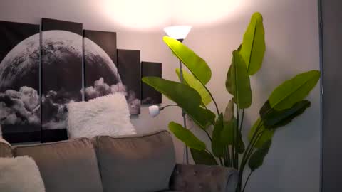 Snapshot of ellieredd chatting on December 2025 07:07:02 PM Ellie online show from December 2025 07:07:02 PM