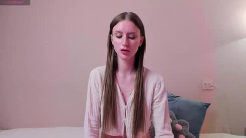 ellierough online show from March 2026 05:18:02 PM