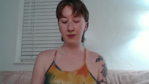 Snapshot of ellierowyn chatting on September 2025 04:37:02 AM Ellie Rowyn online show from September 2025 04:37:02 AM