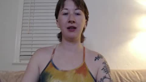 Snapshot of ellierowyn chatting on October 2025 02:53:01 AM Ellie Rowyn online show from October 2025 02:53:01 AM