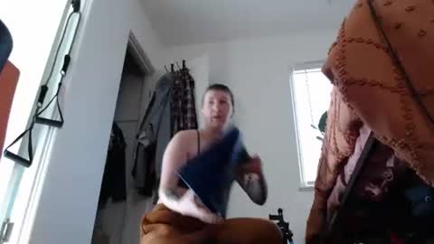 Snapshot of ellierowyn chatting on December 2025 07:40:02 PM Ellie Rowyn online show from December 2025 07:40:02 PM