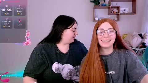 Snapshot of ellies_8 chatting on March 2025 11:55:02 AM Ellie online show from March 2025 11:55:02 AM