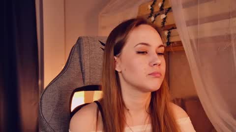Elin online show from April 2026 09:01:02 AM