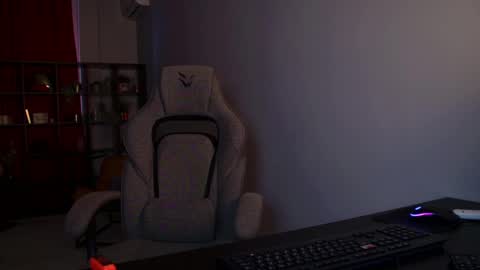 Elin online show from May 2026 01:28:01 PM