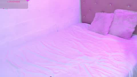 Snapshot of elliot_stone18 chatting on September 2025 05:42:01 AM Elliot Fit online show from September 2025 05:42:01 AM