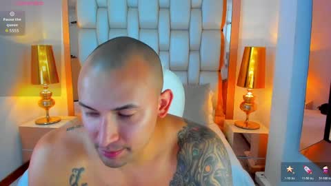 E L L I O T    V E L E Z online show from May 2026 09:01:02 PM