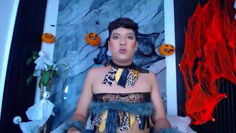 Ellis  online show from October 2025 01:08:02 AM