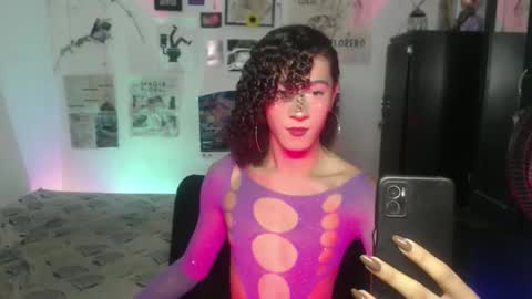 Snapshot of ellis_flowers chatting on November 2025 12:10:01 AM . online show from November 2025 12:10:01 AM