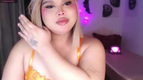 Ellise online show from May 2026 10:27:01 PM