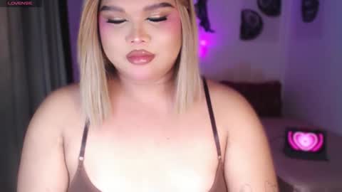 Ellise online show from May 2026 11:46:02 PM