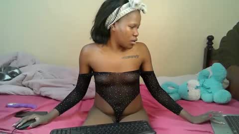 Snapshot of elllanna chatting on September 2025 10:08:01 AM elllanna online show from September 2025 10:08:01 AM