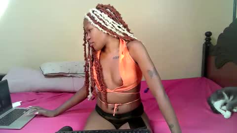 Snapshot of elllanna chatting on November 2025 02:11:02 AM elllanna online show from November 2025 02:11:02 AM