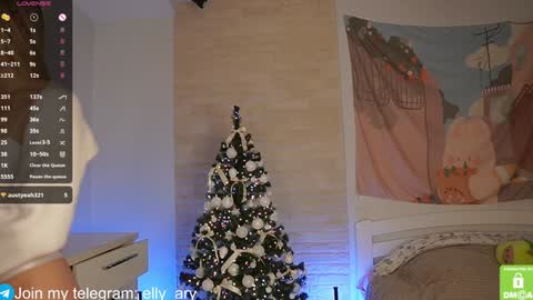 Snapshot of elly_ary chatting on January 2025 06:20:01 PM elly_ary online show from January 2025 06:20:01 PM