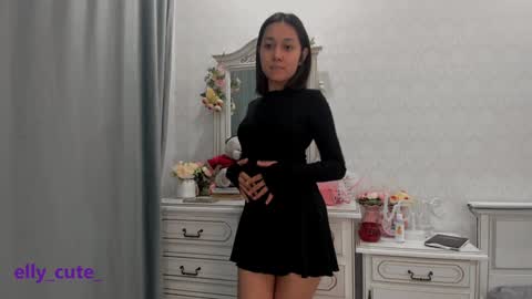 Elly Cute  online show from December 2024 06:52:02 PM