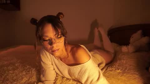 Snapshot of elly_fry chatting on October 2025 05:35:02 PM Art Place online show from October 2025 05:35:02 PM