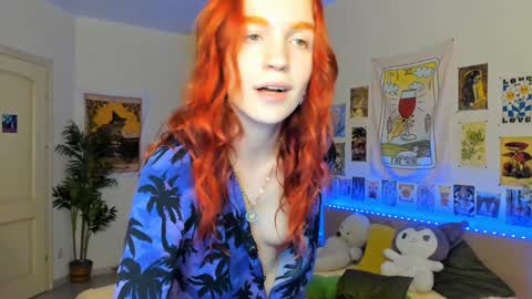 Snapshot of elly_milas chatting on December 2024 03:14:01 PM Elly Fansly online show from December 2024 03:14:01 PM