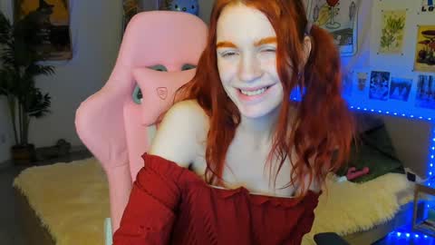 Snapshot of elly_milas chatting on December 2024 06:10:02 AM Elly Fansly online show from December 2024 06:10:02 AM