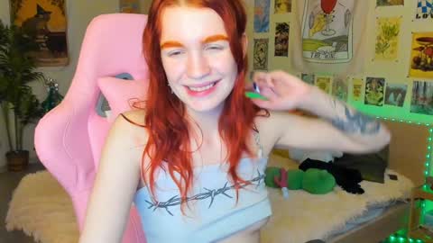 Snapshot of elly_milas chatting on December 2024 09:59:02 AM Elly Fansly online show from December 2024 09:59:02 AM
