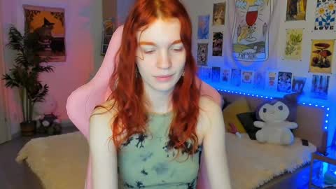Snapshot of elly_milas chatting on January 2025 07:08:01 AM Elly Fansly online show from January 2025 07:08:01 AM