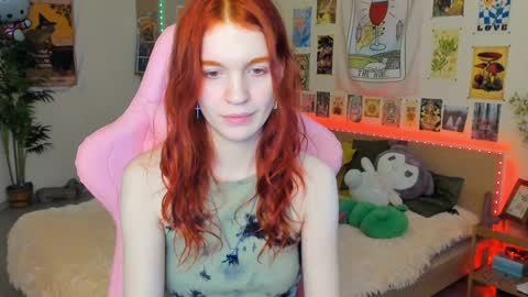 Snapshot of elly_milas chatting on February 2025 08:57:02 AM Elly Fansly online show from February 2025 08:57:02 AM