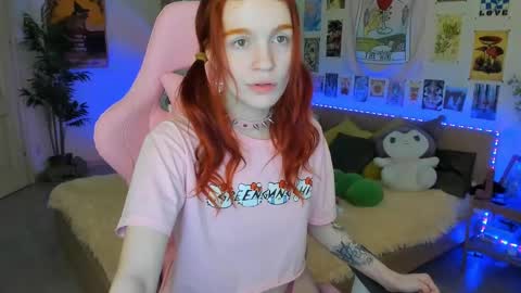 Snapshot of elly_milas chatting on February 2025 06:58:02 AM Elly Fansly online show from February 2025 06:58:02 AM
