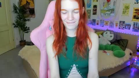 Snapshot of elly_milas chatting on March 2025 11:28:01 AM Elly Fansly online show from March 2025 11:28:01 AM