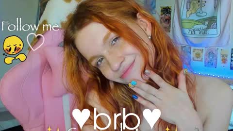 Snapshot of elly_milas chatting on November 2025 08:31:02 AM Elly Fansly online show from November 2025 08:31:02 AM