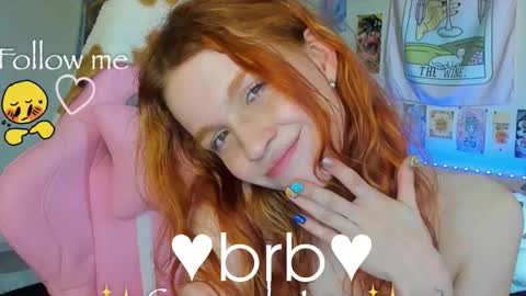 Snapshot of elly_milas chatting on December 2025 09:03:01 AM Elly Fansly online show from December 2025 09:03:01 AM