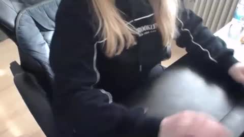 Elly online show from October 2025 01:08:02 PM