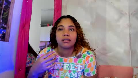 ellybloom online show from April 2026 02:01:01 PM