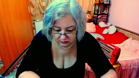 Snapshot of ellyhot53 chatting on January 2025 02:56:02 PM ellyhot53 online show from January 2025 02:56:02 PM