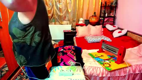 Snapshot of ellyhot53 chatting on March 2025 12:26:02 AM ellyhot53 online show from March 2025 12:26:02 AM