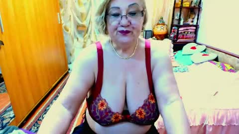 ellyhot53 online show from June 2026 10:26:01 PM
