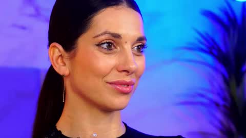 Elly online show from November 2025 10:24:01 PM