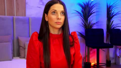 Snapshot of ellylynn chatting on February 2026 07:21:01 PM Elly online show from February 2026 07:21:01 PM