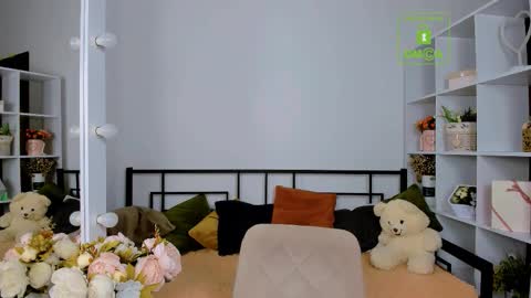 elma_lily online show from December 2025 07:02:02 AM