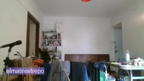 Mati Restrepo online show from December 2025 01:49:02 PM