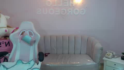 Elody  online show from February 2025 09:45:02 AM