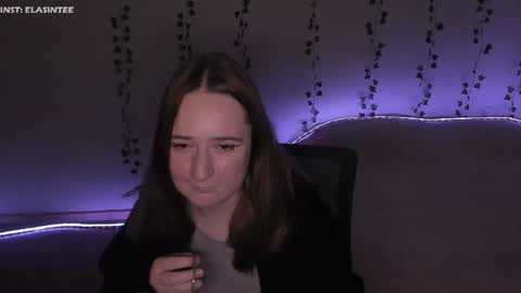 Ela give me a thumbs up if you like it  and this is important for the development of the account online show from June 2026 03:31:01 AM