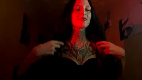 Snapshot of elswythfrake chatting on September 2025 09:16:02 PM Evelyn online show from September 2025 09:16:02 PM