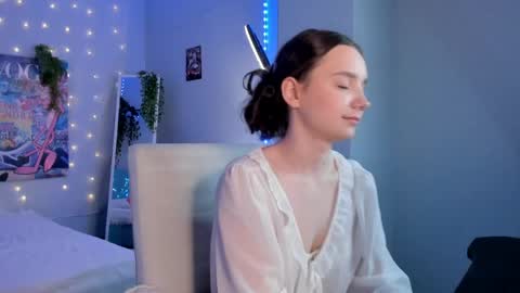 Snapshot of elvienne chatting on June 2026 03:11:01 AM Elvienne online show from June 2026 03:11:01 AM