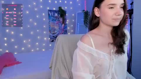 Snapshot of elvienne chatting on June 2026 04:00:01 AM Elvienne online show from June 2026 04:00:01 AM