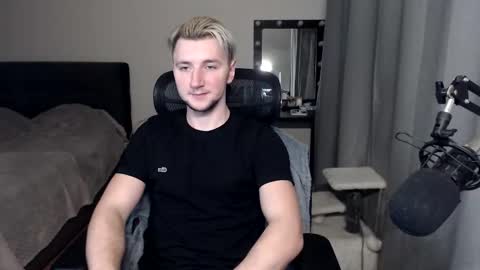 Snapshot of elvin_vaenight chatting on October 2025 06:52:02 PM Elvin Vaenight online show from October 2025 06:52:02 PM