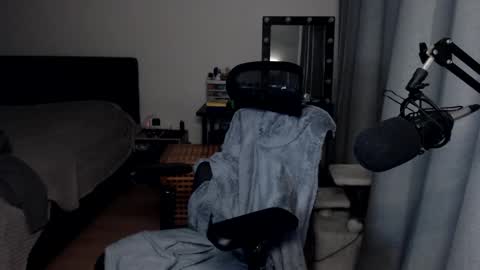 Snapshot of elvin_vaenight chatting on November 2025 10:56:02 PM Elvin Vaenight online show from November 2025 10:56:02 PM