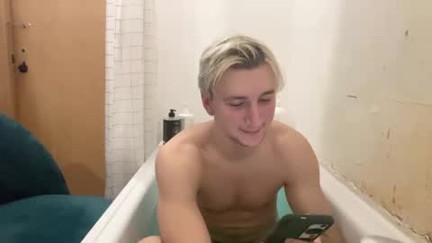 Snapshot of elvin_vaenight chatting on November 2025 10:53:02 PM Elvin Vaenight online show from November 2025 10:53:02 PM